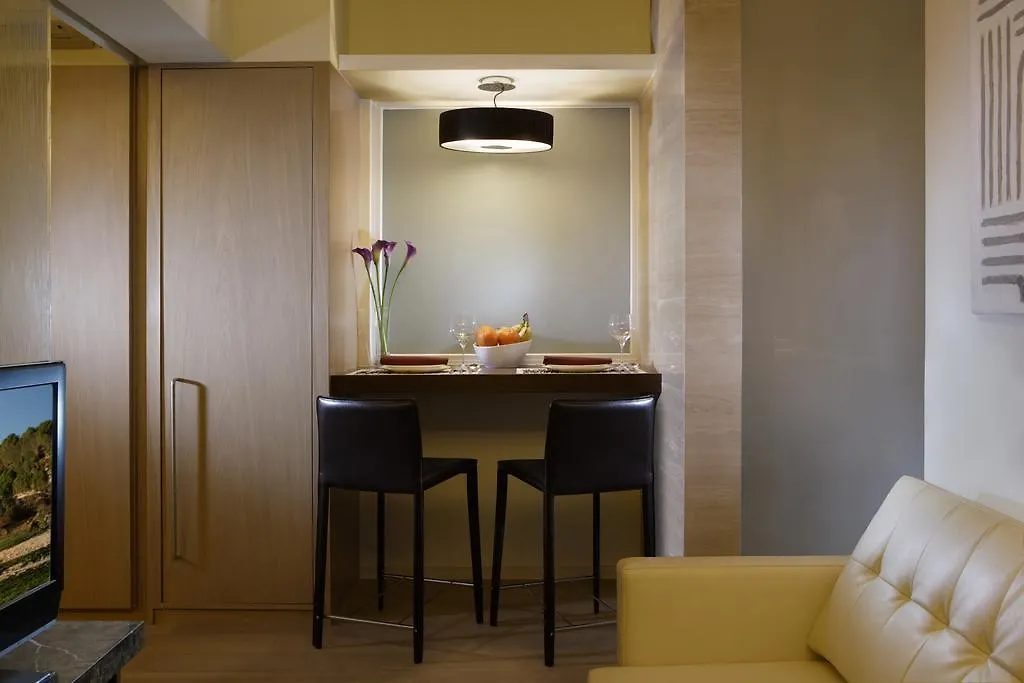 The Johnston Suites Hongkong 5*,